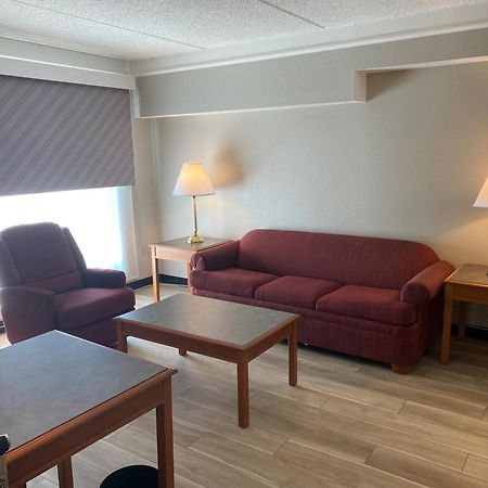 Days Inn & Suites By Wyndham Arlington Heights Zewnętrze zdjęcie