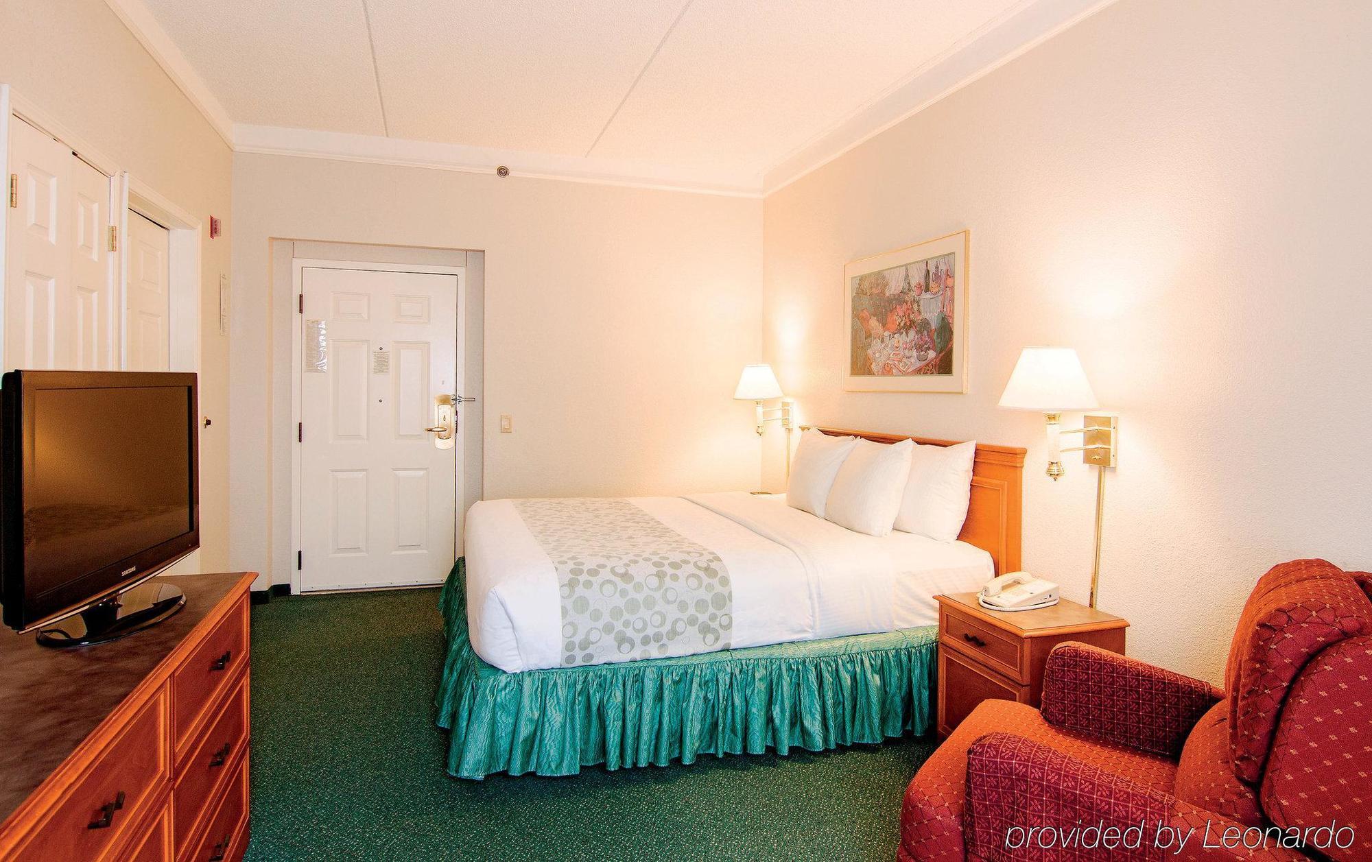 Days Inn & Suites By Wyndham Arlington Heights Zewnętrze zdjęcie