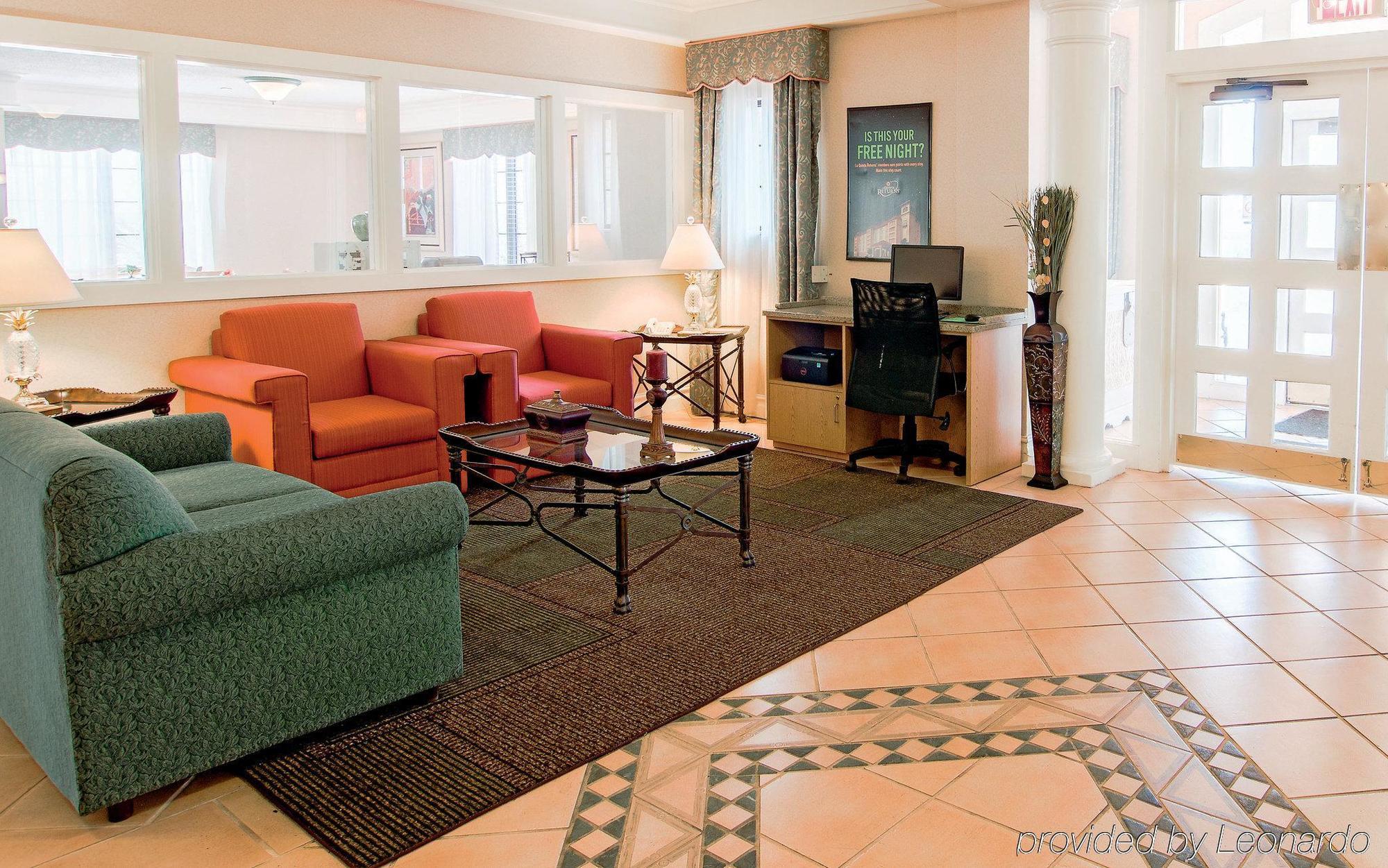 Days Inn & Suites By Wyndham Arlington Heights Zewnętrze zdjęcie