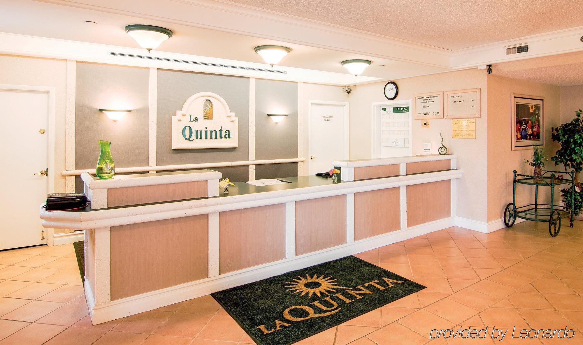 Days Inn & Suites By Wyndham Arlington Heights Zewnętrze zdjęcie